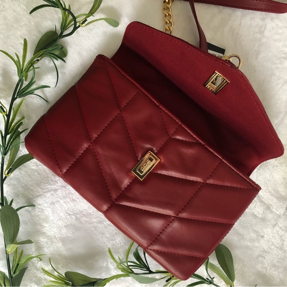 Like Dreams Aster Tassel Quilted Crossbody, NWOT - Picture 5 of 7